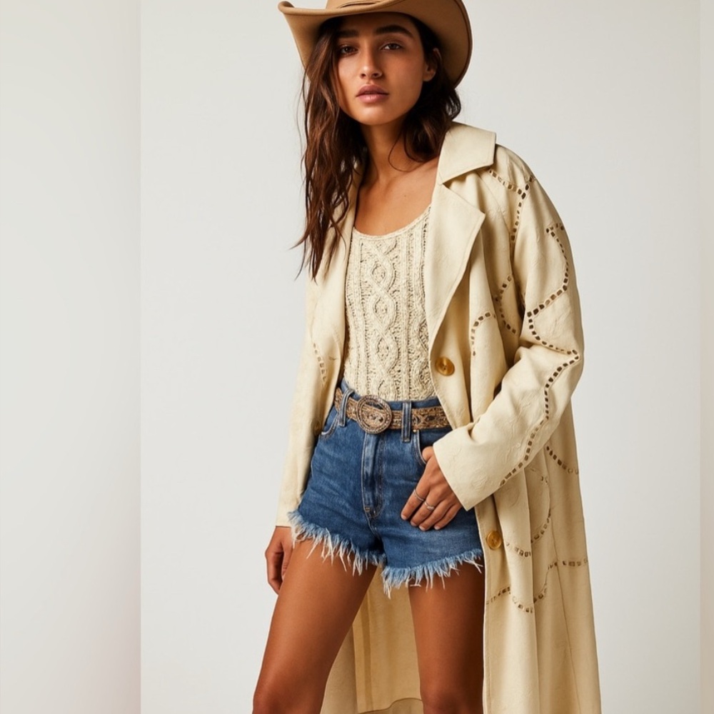 Free People loving good vibrations Denim shorts size 26